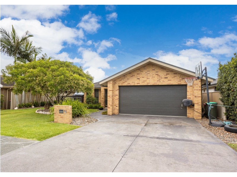 30 Albatross Way, Old Bar NSW 2430