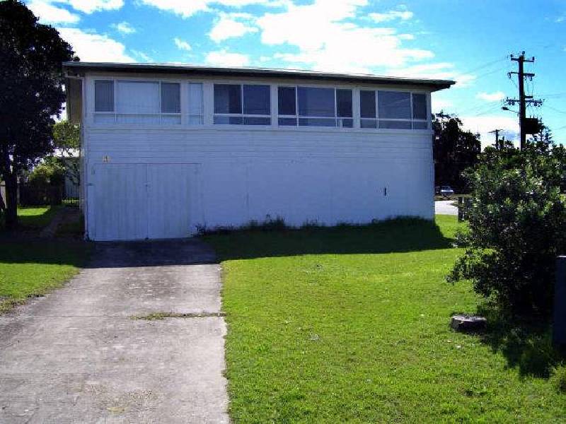 1 Lewis Street, Old Bar NSW 2430