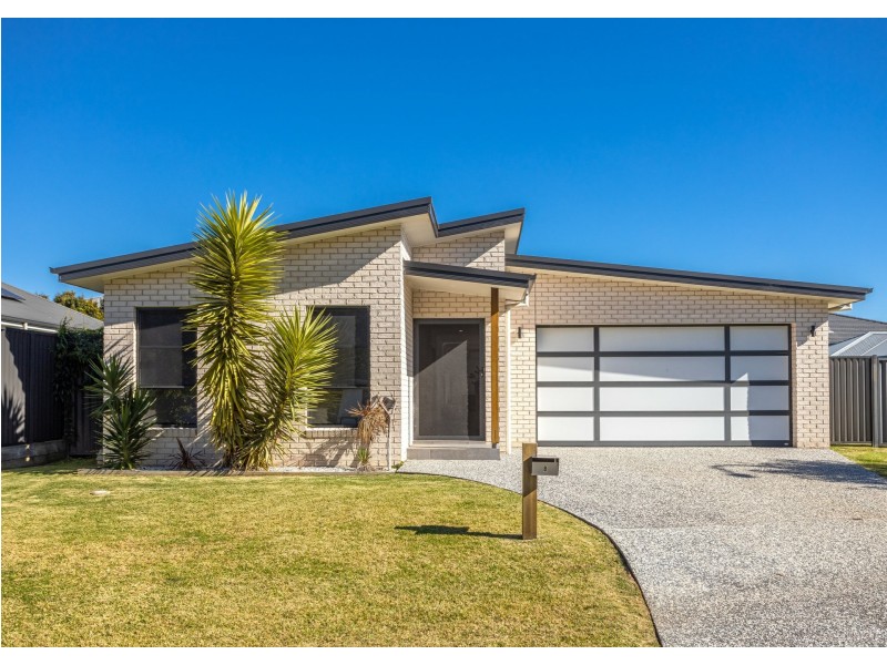 8 Maita Way, Old Bar NSW 2430