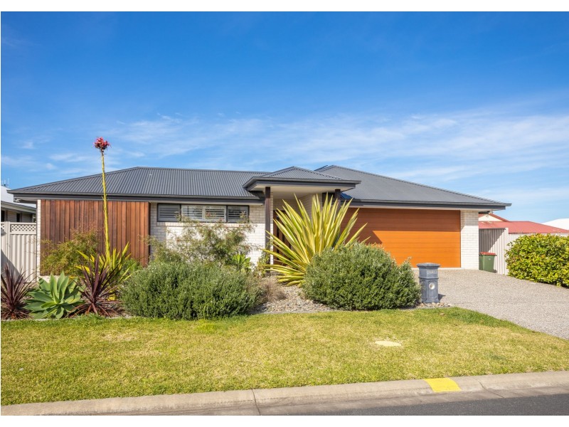 9 Bunyan Avenue, Old Bar NSW 2430