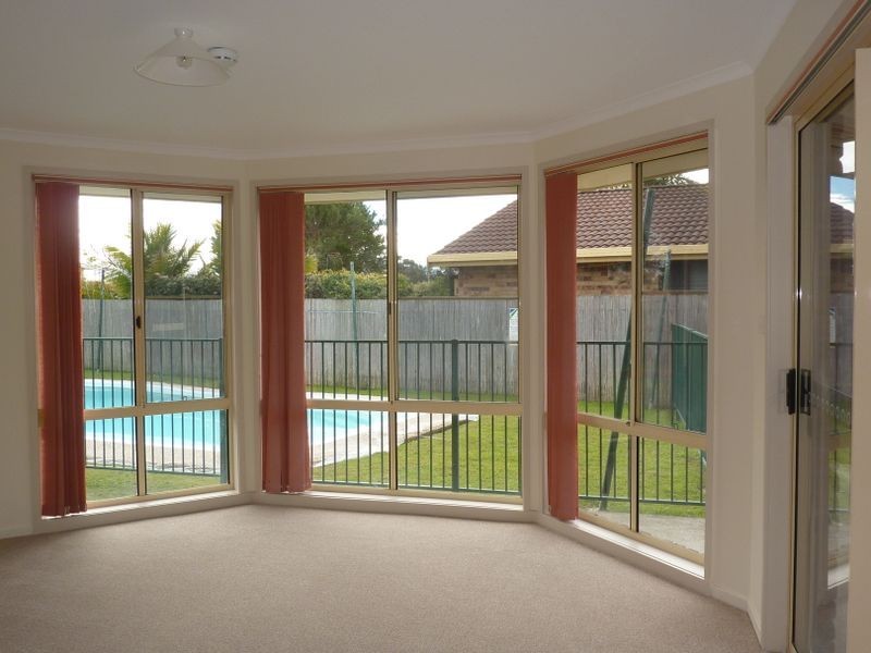 19 Pryor Crescent, Old Bar NSW 2430