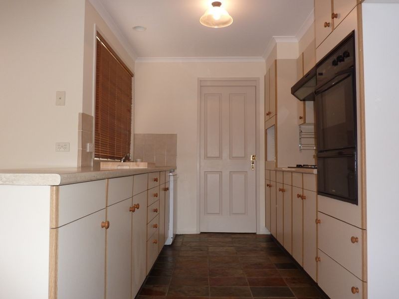 19 Pryor Crescent, Old Bar NSW 2430