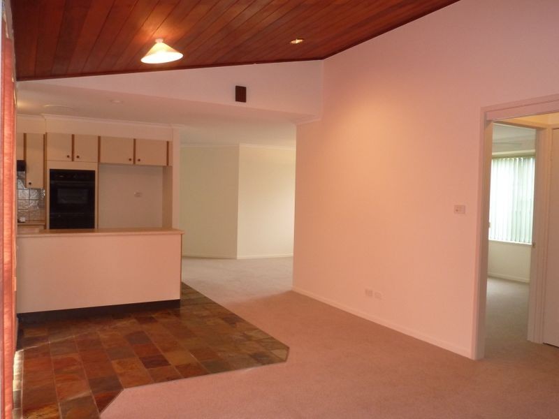 19 Pryor Crescent, Old Bar NSW 2430