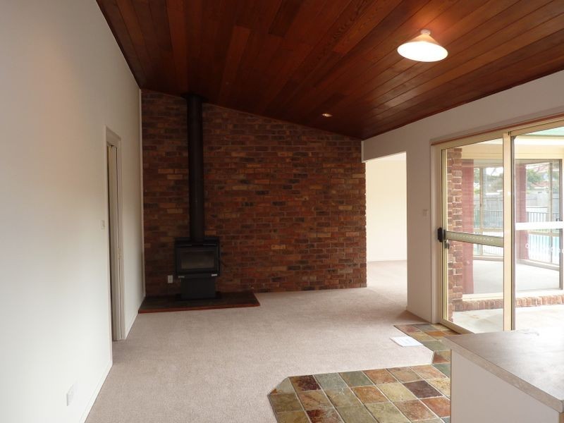 19 Pryor Crescent, Old Bar NSW 2430