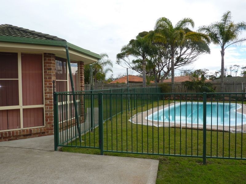 19 Pryor Crescent, Old Bar NSW 2430