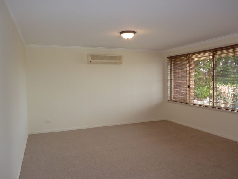 19 Pryor Crescent, Old Bar NSW 2430