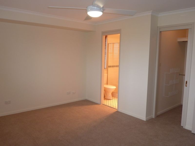 19 Pryor Crescent, Old Bar NSW 2430
