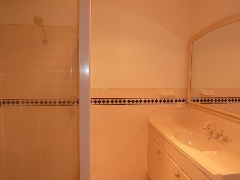 19 Pryor Crescent, Old Bar NSW 2430