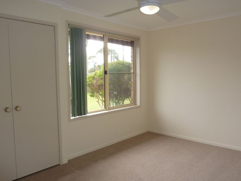 19 Pryor Crescent, Old Bar NSW 2430