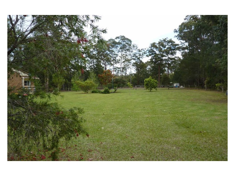 12 Kolinda Drive, Old Bar NSW 2430