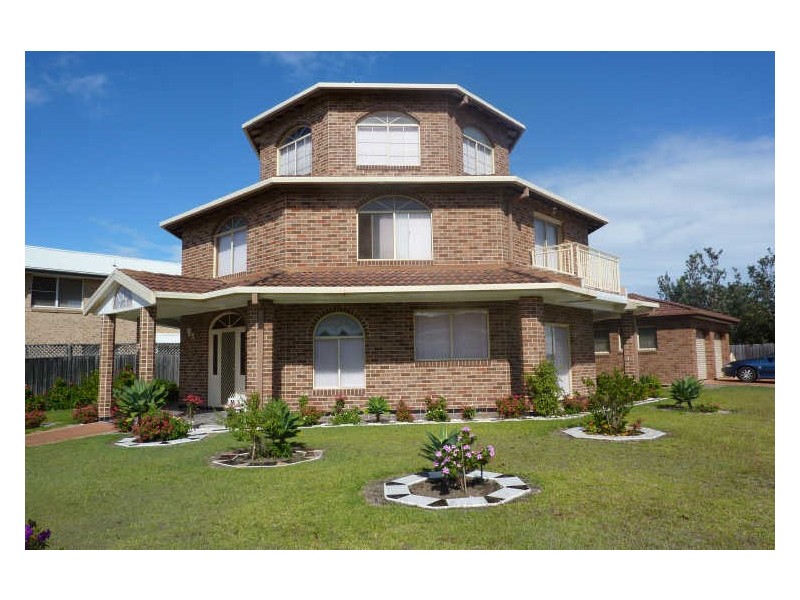 12 Beach Street, Wallabi Point NSW 2430