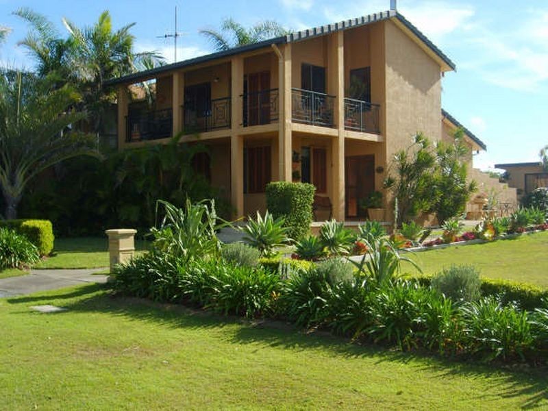 9 Lewis Street, Old Bar NSW 2430