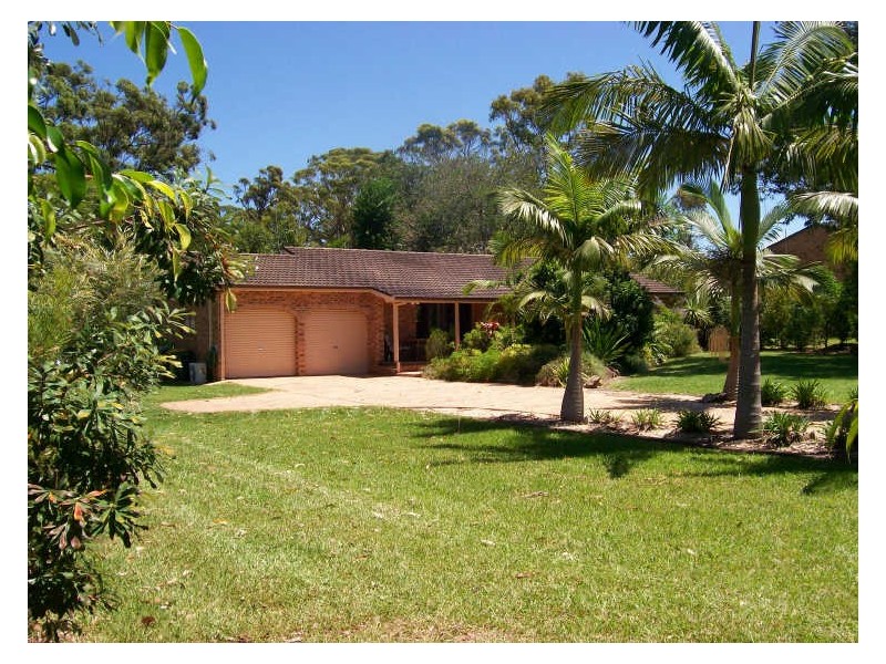 128 Old Bar Road, Old Bar NSW 2430