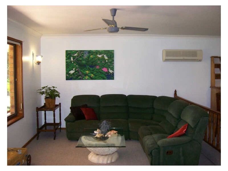 128 Old Bar Road, Old Bar NSW 2430