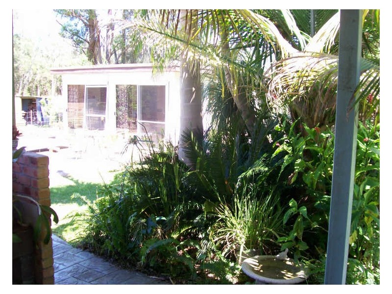128 Old Bar Road, Old Bar NSW 2430