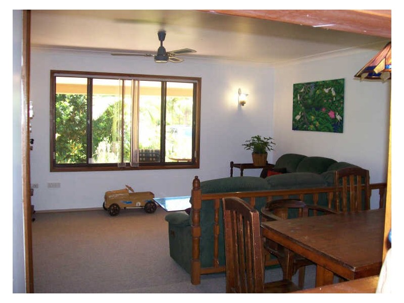 128 Old Bar Road, Old Bar NSW 2430