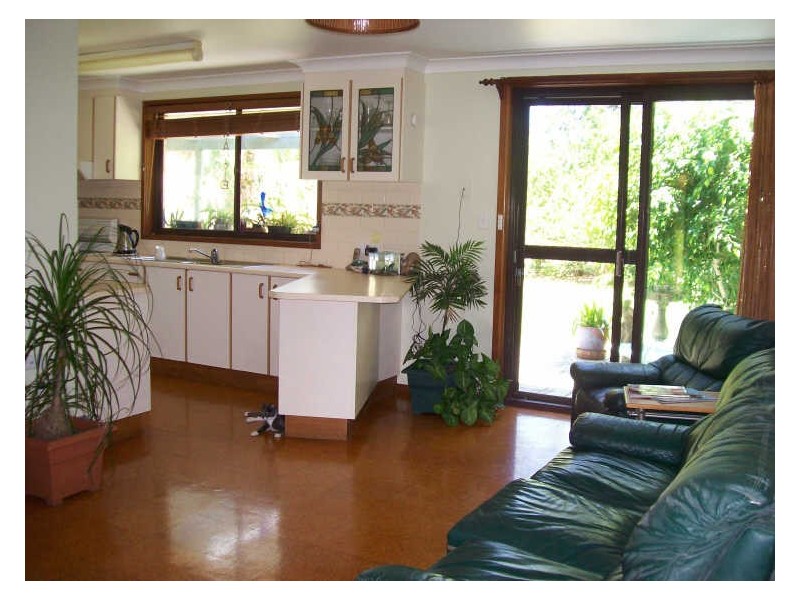 128 Old Bar Road, Old Bar NSW 2430