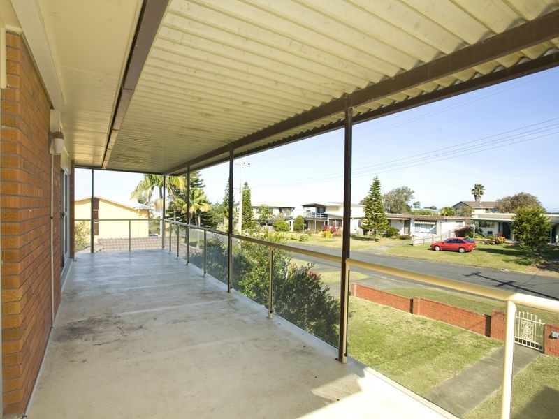 5 Tirriki Street, Old Bar NSW 2430
