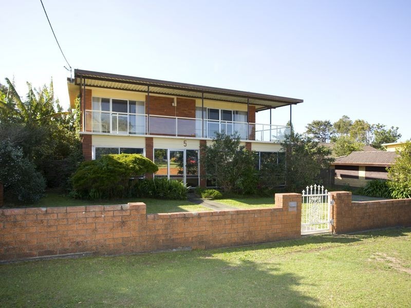 5 Tirriki Street, Old Bar NSW 2430
