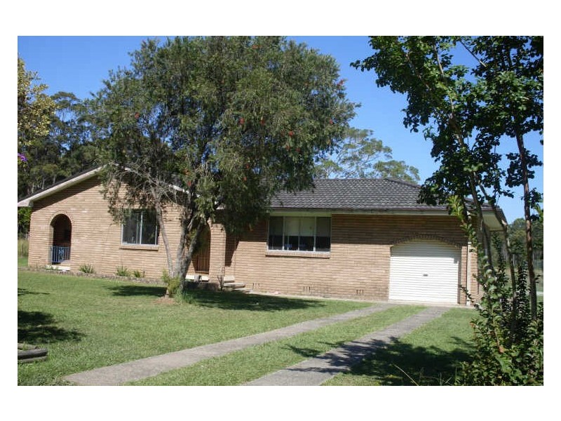 836 Old Bar Road, Old Bar NSW 2430