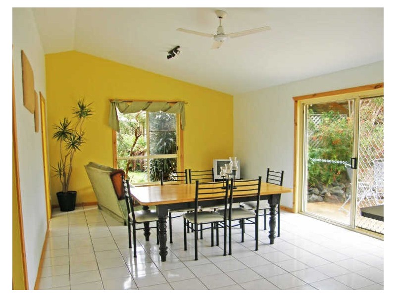 9 Oceanic Place, Old Bar NSW 2430