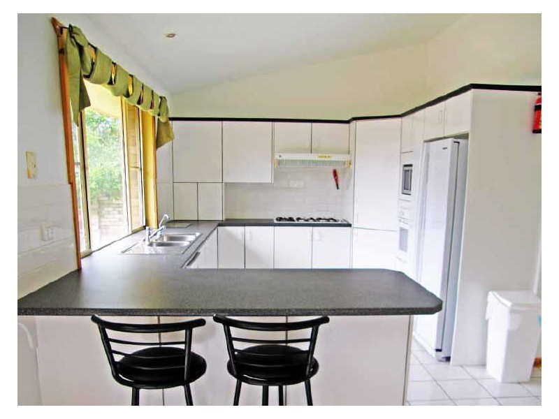 9 Oceanic Place, Old Bar NSW 2430