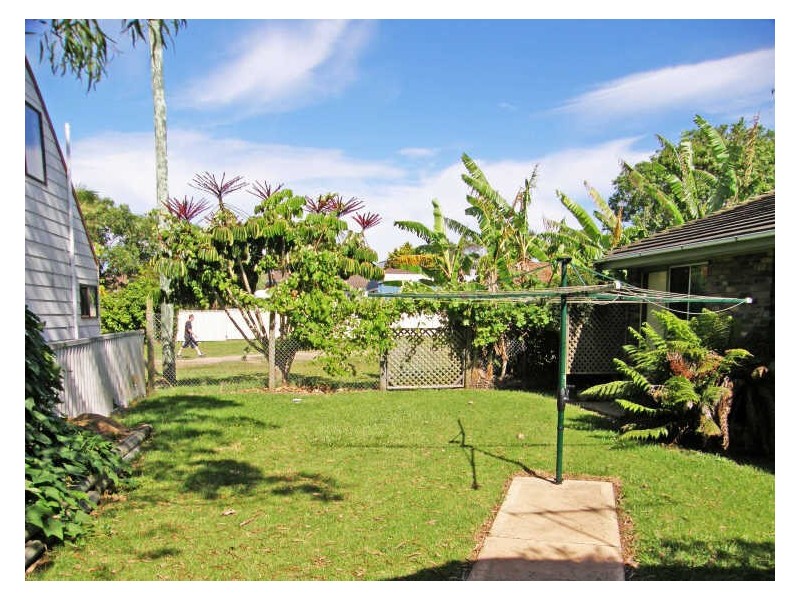 9 Oceanic Place, Old Bar NSW 2430