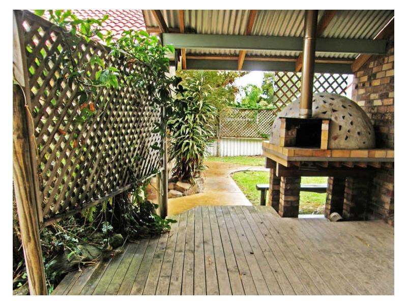 9 Oceanic Place, Old Bar NSW 2430