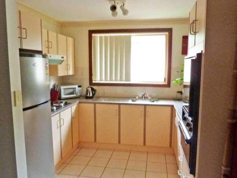 1/3 Drury Close, Old Bar NSW 2430