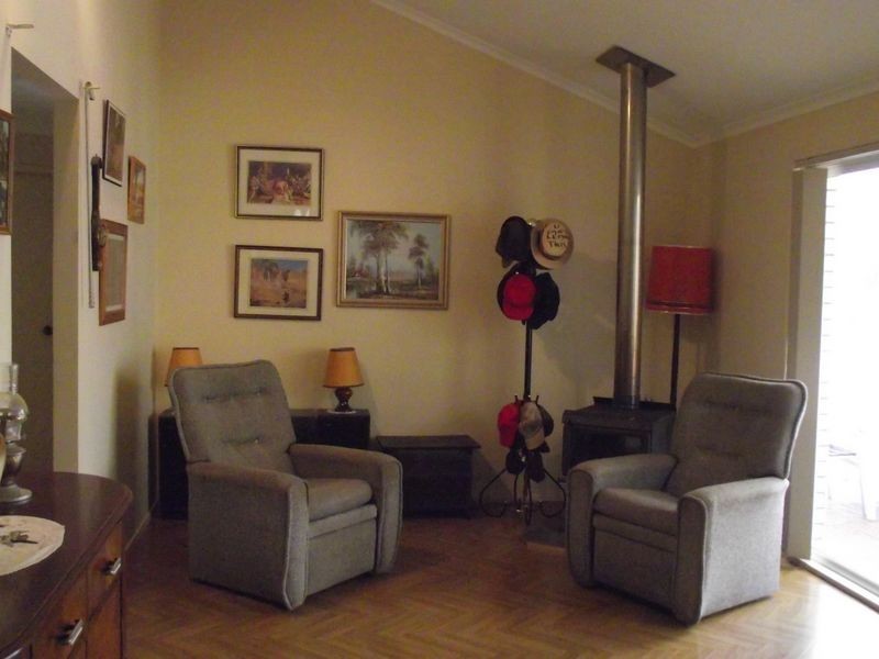 3 Pryor Crescent, Old Bar NSW 2430