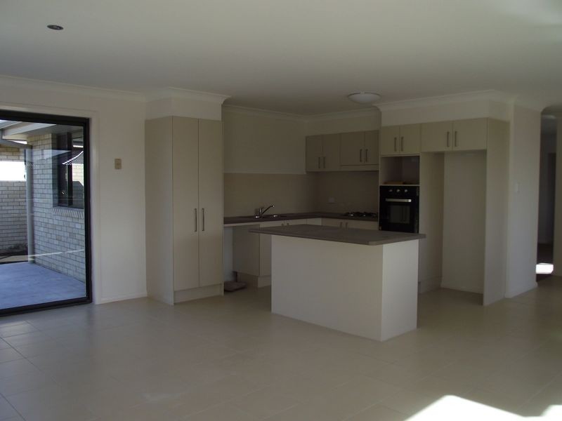 1/2 Eagle Close, Old Bar NSW 2430