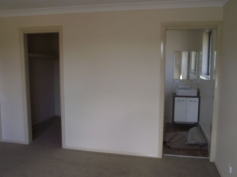 2/2 Eagle Close, Old Bar NSW 2430