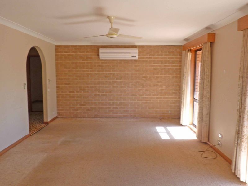 20 Joel Drive, Old Bar NSW 2430