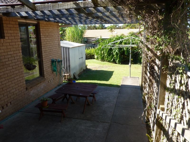 20 Joel Drive, Old Bar NSW 2430