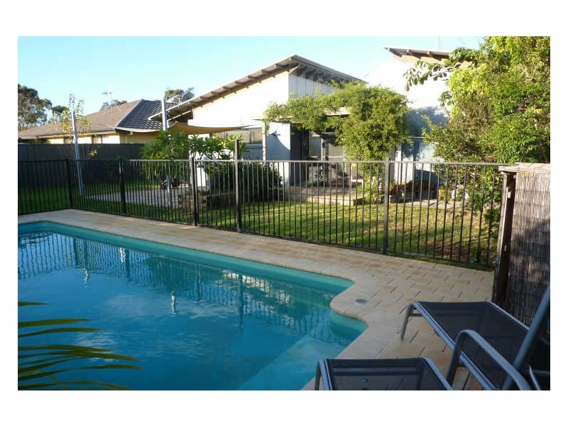 4 Bluehaven Drive, Old Bar NSW 2430