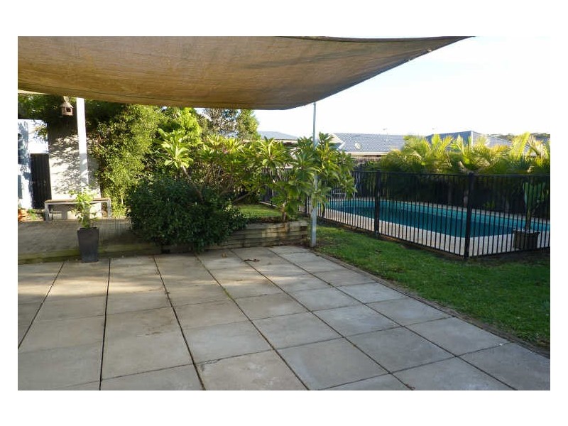 4 Bluehaven Drive, Old Bar NSW 2430