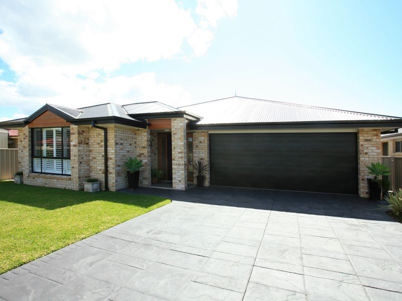 29 Bluehaven Drive, Old Bar NSW 2430