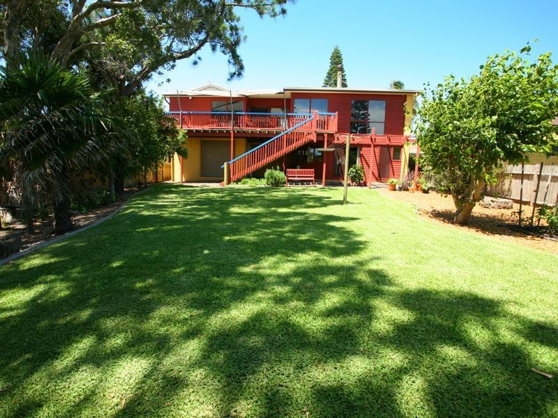 1 Tirriki Street, Old Bar NSW 2430