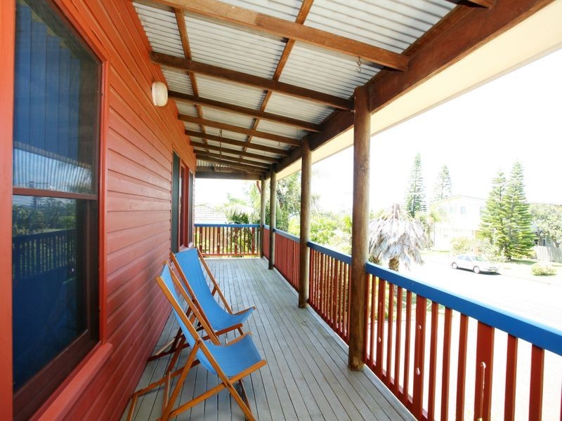 1 Tirriki Street, Old Bar NSW 2430