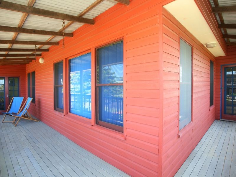 1 Tirriki Street, Old Bar NSW 2430