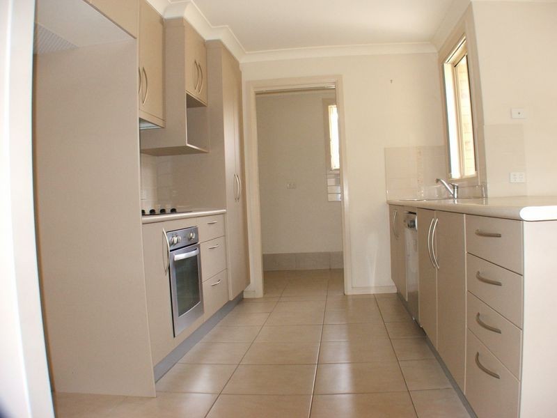 6 Albatross Way, Old Bar NSW 2430