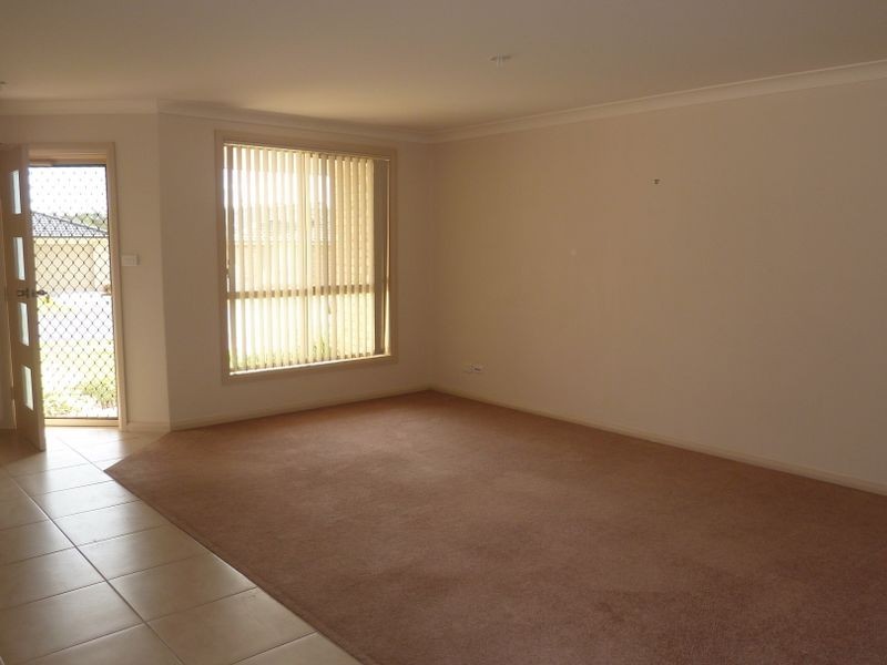 6 Albatross Way, Old Bar NSW 2430