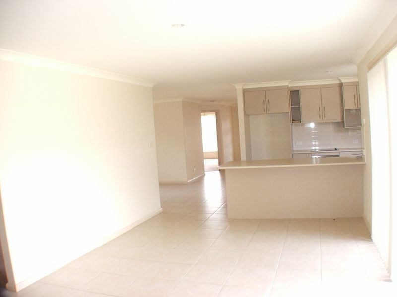 6 Albatross Way, Old Bar NSW 2430