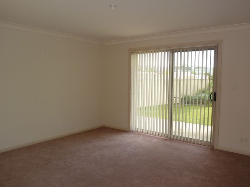 6 Albatross Way, Old Bar NSW 2430