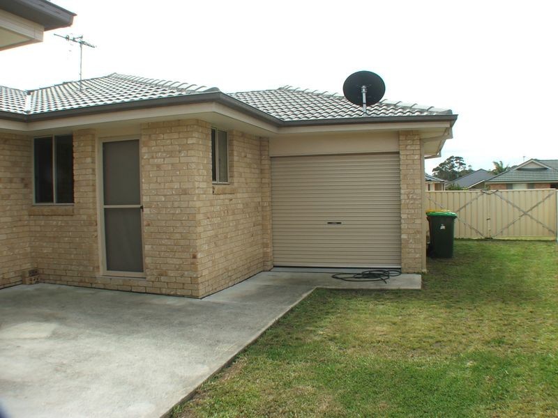 6 Albatross Way, Old Bar NSW 2430
