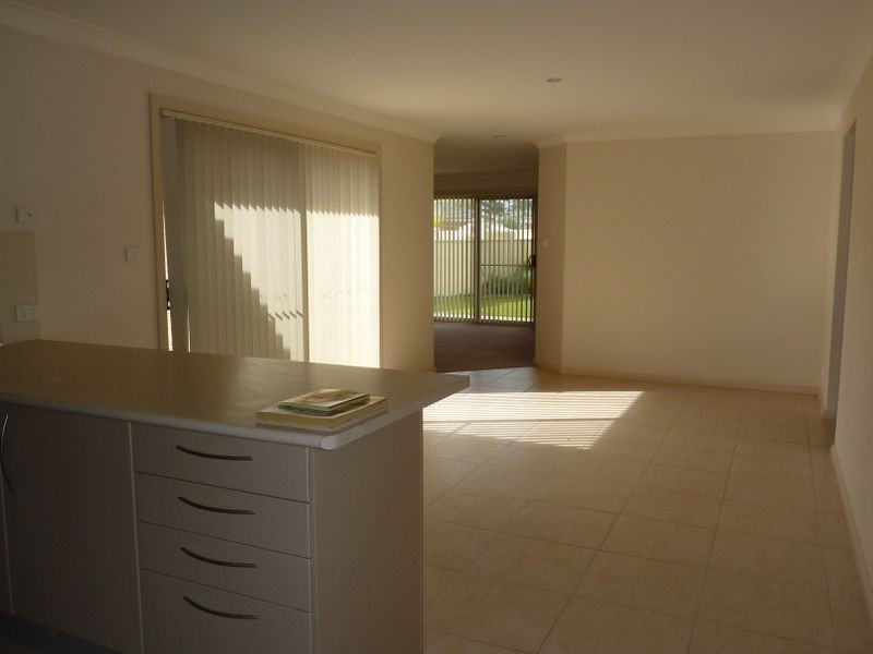 6 Albatross Way, Old Bar NSW 2430