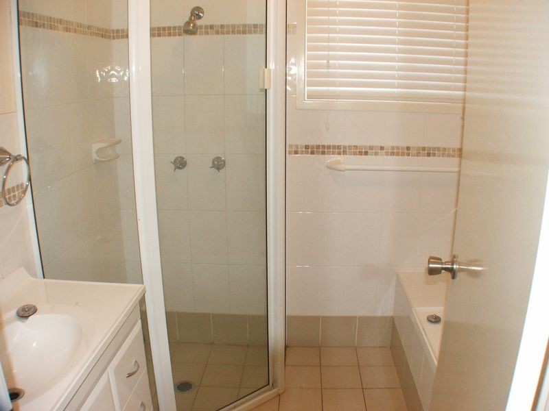 2/6 Bryan, Old Bar NSW 2430