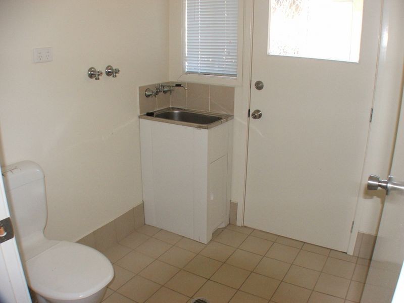 2/6 Bryan, Old Bar NSW 2430