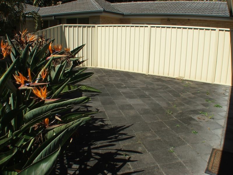 2/6 Bryan, Old Bar NSW 2430