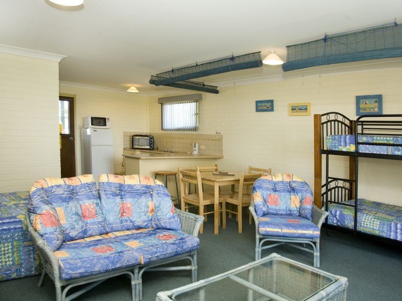 4/91 Main Road, Manning Point NSW 2430